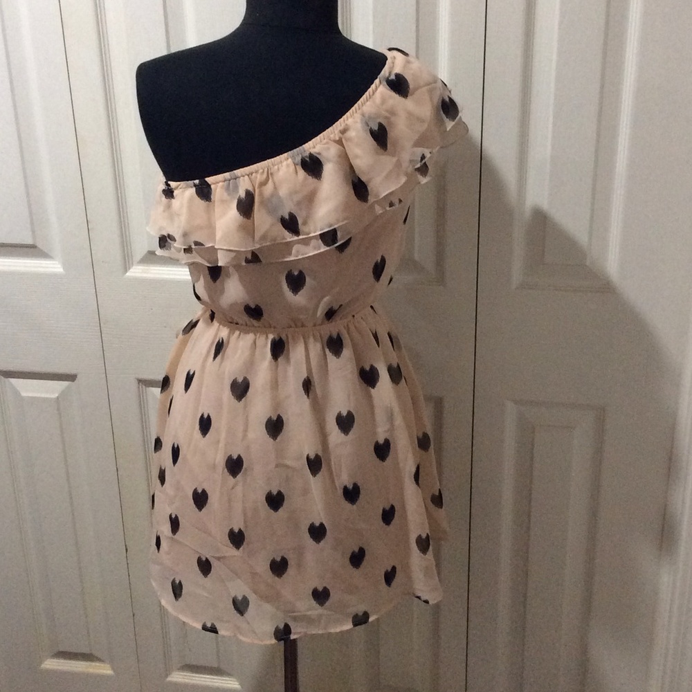 One Shoulder Ruffle Heart Dress - Picture 2 of 2